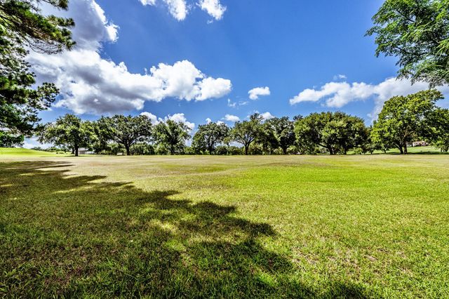501 Cherry Hills Drive, Huntsville, TX 77340