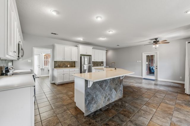501 Cherry Hills Drive, Huntsville, TX 77340