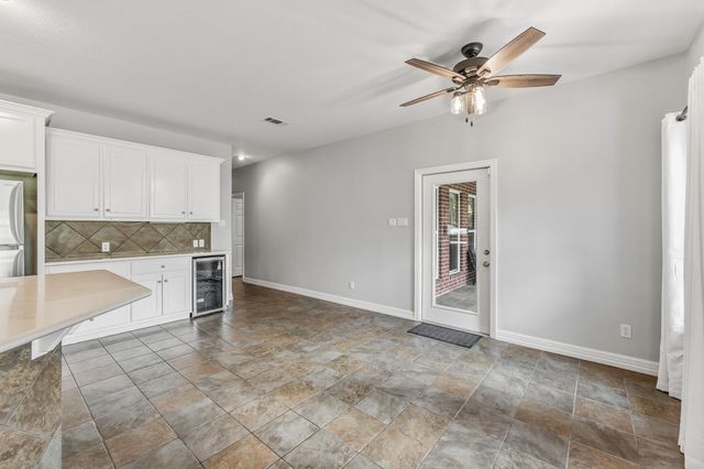 501 Cherry Hills Drive, Huntsville, TX 77340