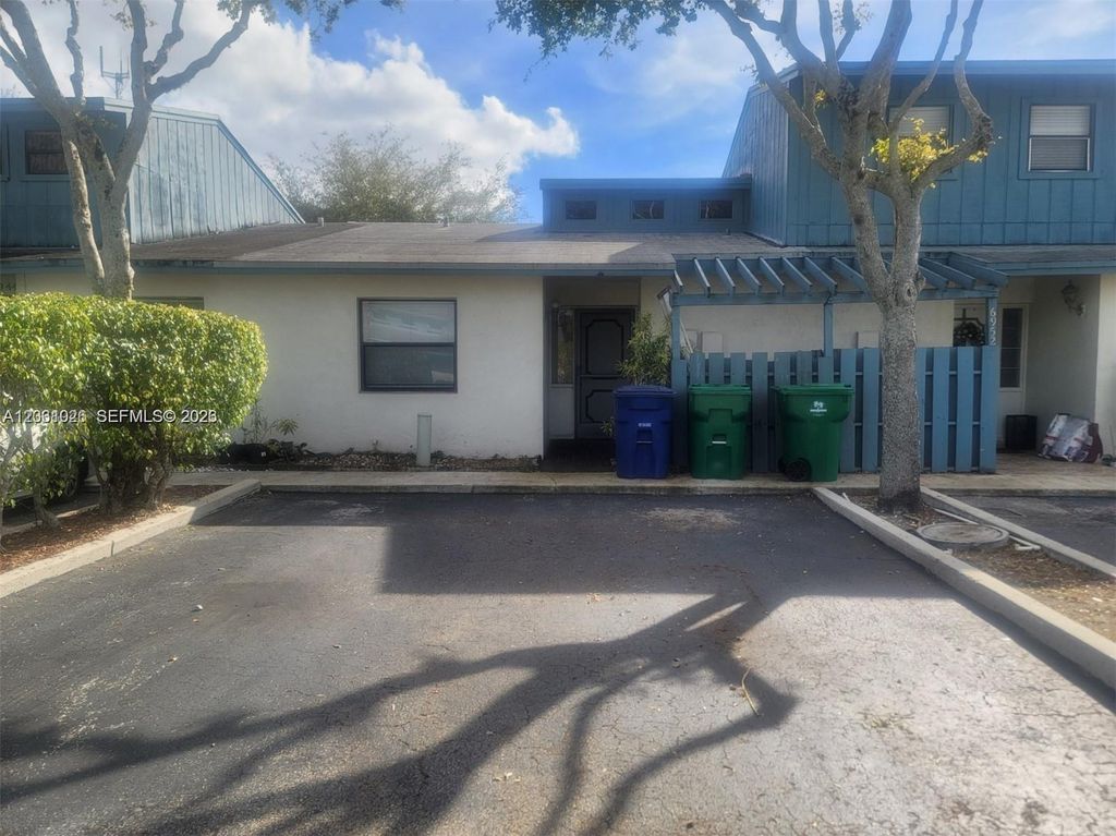 6948 SW 36th Court 16Z, Miramar, FL 33023