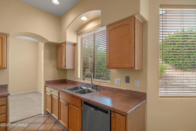 11697 N Quandry Drive, Tucson, AZ 85737