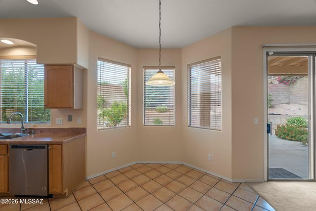 11697 N Quandry Drive, Tucson, AZ 85737
