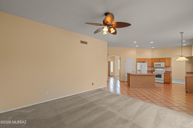 11697 N Quandry Drive, Tucson, AZ 85737