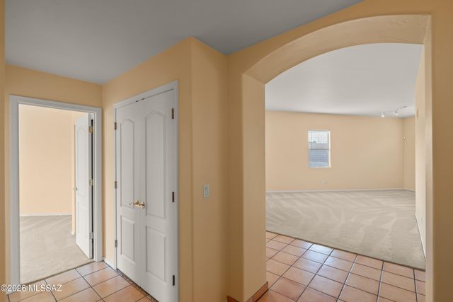 11697 N Quandry Drive, Tucson, AZ 85737