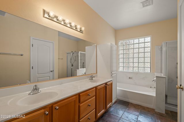 11697 N Quandry Drive, Tucson, AZ 85737