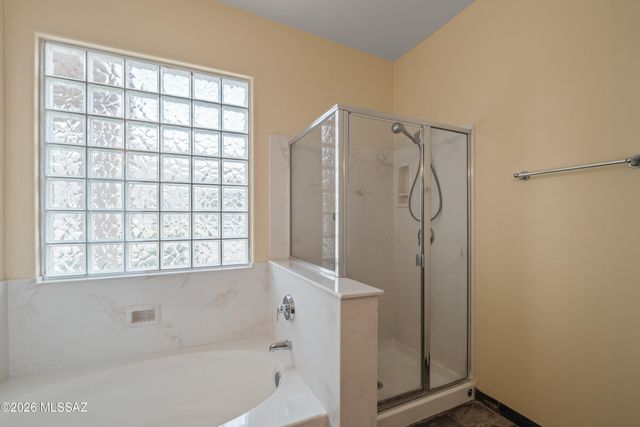 11697 N Quandry Drive, Tucson, AZ 85737
