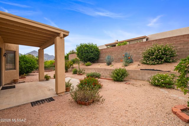 11697 N Quandry Drive, Tucson, AZ 85737