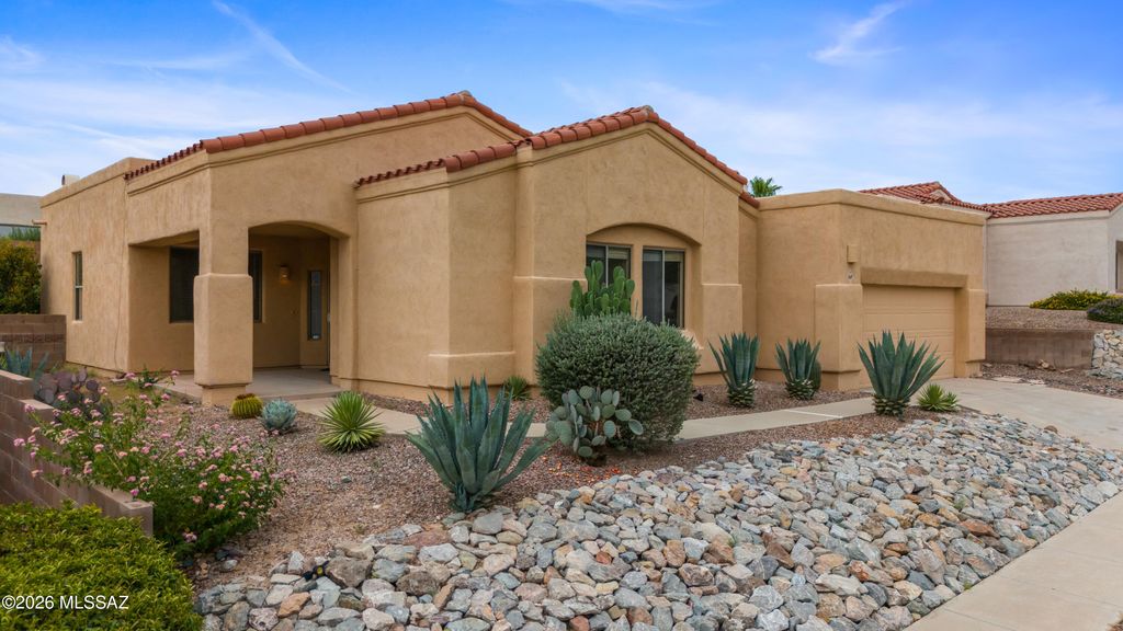 11697 N Quandry Drive, Tucson, AZ 85737