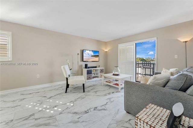 1418 Collins Avenue 504, Miami Beach, FL 33139