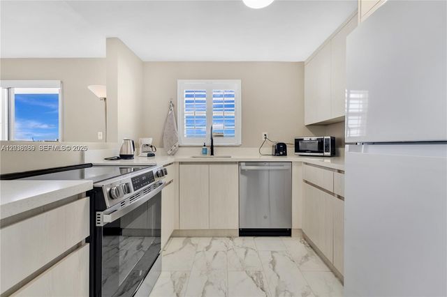 1418 Collins Avenue 504, Miami Beach, FL 33139