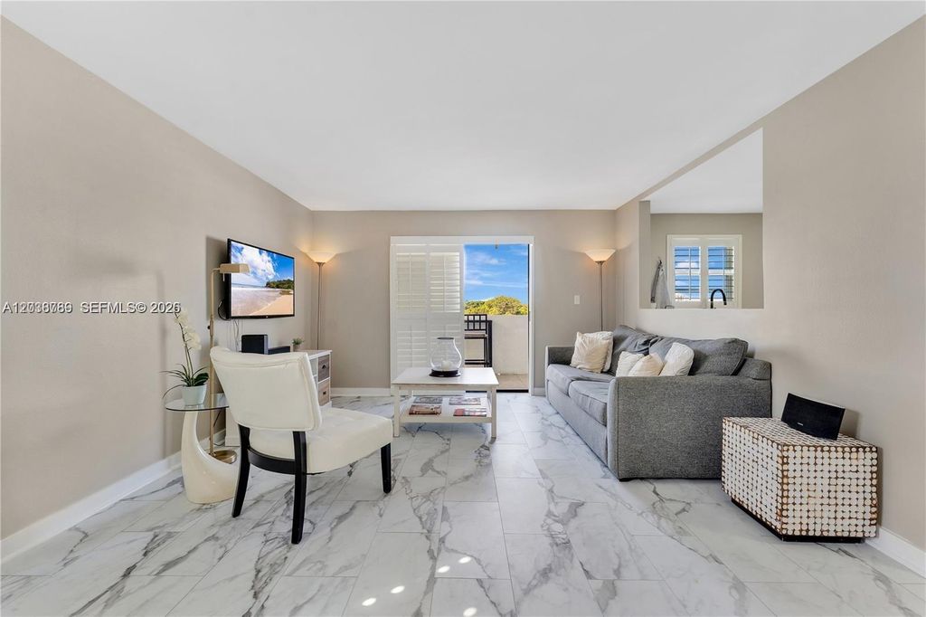 1418 Collins Avenue 504, Miami Beach, FL 33139