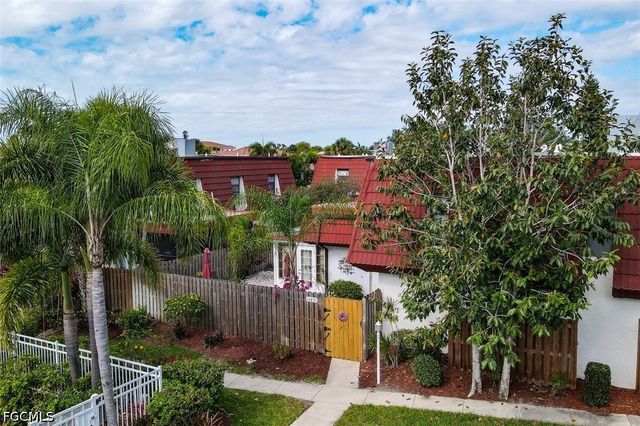 10891 Meadow Lark Cove DR, Fort Myers, FL 33908