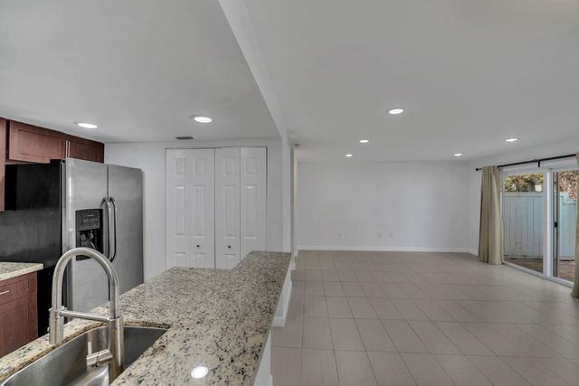 4550 SW 68th Court Circle 54-8, Miami, FL 33155