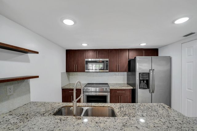 4550 SW 68th Court Circle 54-8, Miami, FL 33155