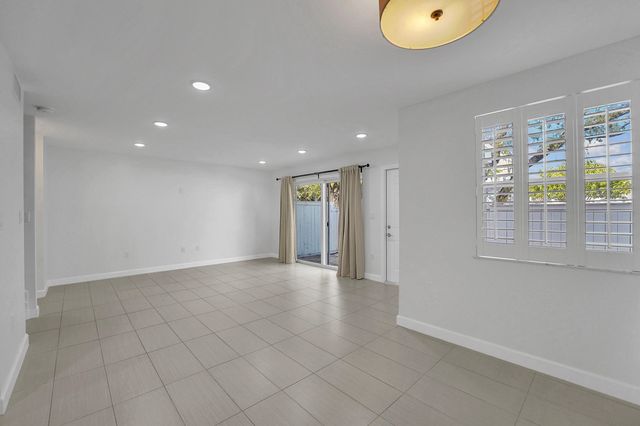 4550 SW 68th Court Circle 54-8, Miami, FL 33155