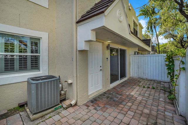 4550 SW 68th Court Circle 54-8, Miami, FL 33155