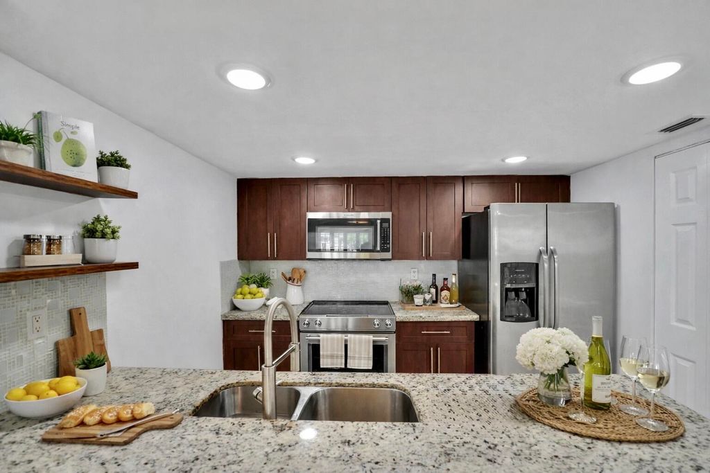 4550 SW 68th Court Circle 54-8, Miami, FL 33155