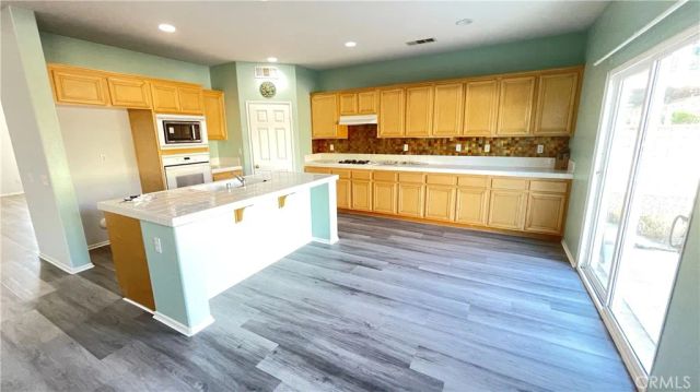 6521 Thistledown Street, Eastvale, CA 92880