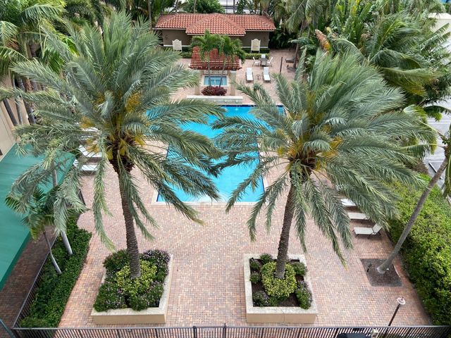 616 Clearwater Park Road 512, West Palm Beach, FL 33401