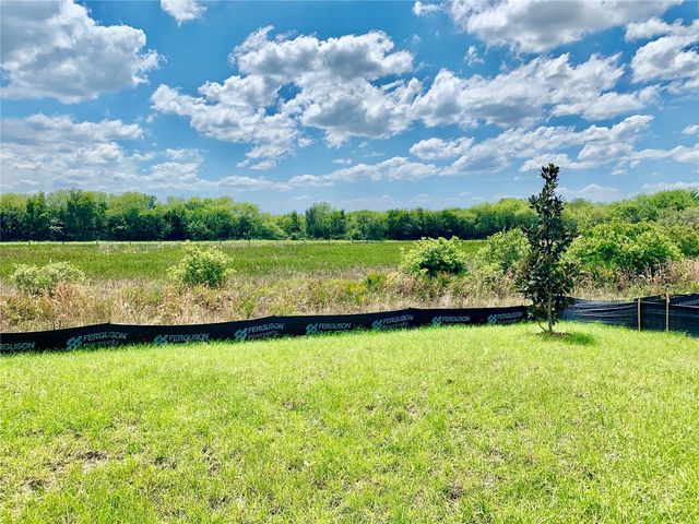 125 PINEYWOODS STREET, St Cloud, FL 34772