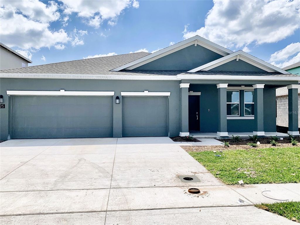 125 PINEYWOODS STREET, St Cloud, FL 34772