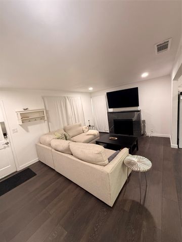 5116 Melbourne Drive, Fort Worth, TX 76114