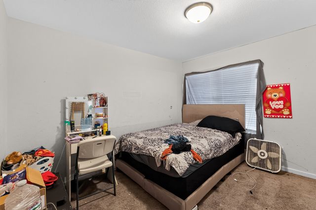 432 Glen Meadow Drive, Glenn Heights, TX 75154