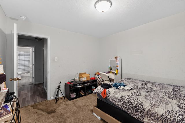 432 Glen Meadow Drive, Glenn Heights, TX 75154