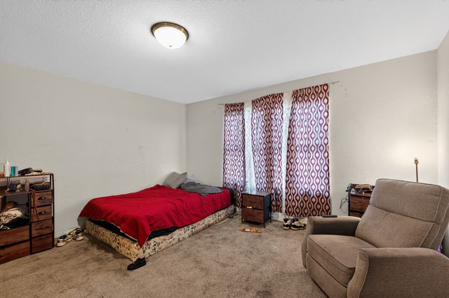 432 Glen Meadow Drive, Glenn Heights, TX 75154