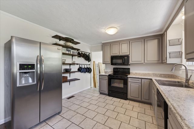 2706 W Copeland Ct, Clarksville, TN 37042