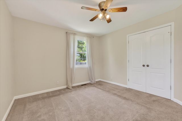 2706 W Copeland Ct, Clarksville, TN 37042