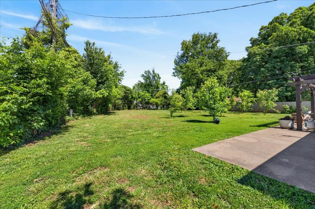 2706 W Copeland Ct, Clarksville, TN 37042
