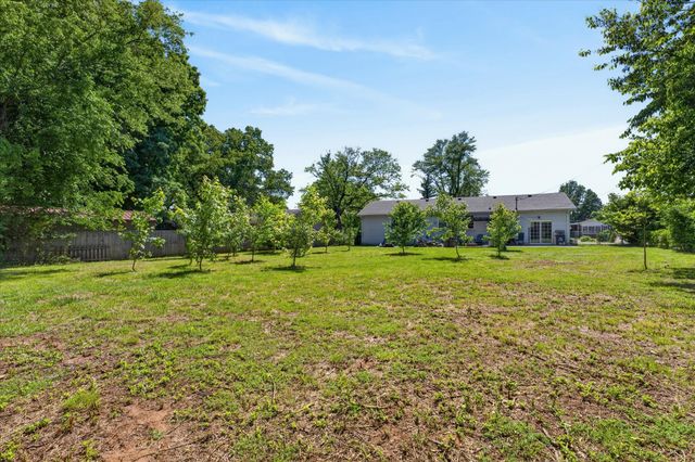 2706 W Copeland Ct, Clarksville, TN 37042