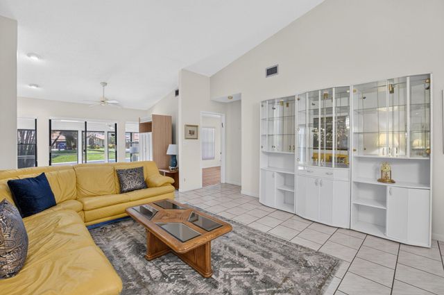 10546 Beach Palm Court B, Boynton Beach, FL 33437
