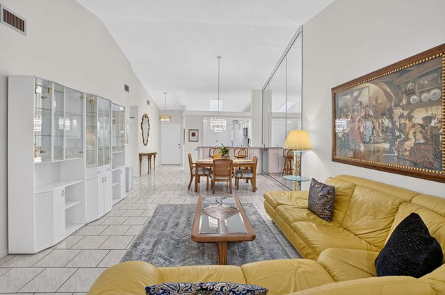 10546 Beach Palm Court B, Boynton Beach, FL 33437