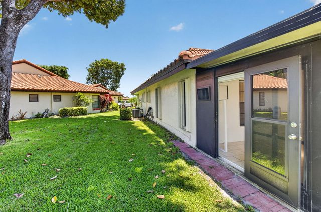 10546 Beach Palm Court B, Boynton Beach, FL 33437