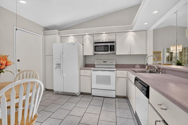 10546 Beach Palm Court B, Boynton Beach, FL 33437
