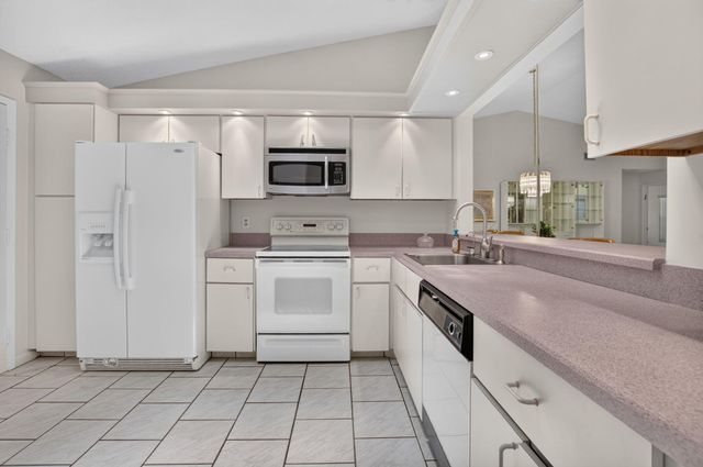 10546 Beach Palm Court B, Boynton Beach, FL 33437