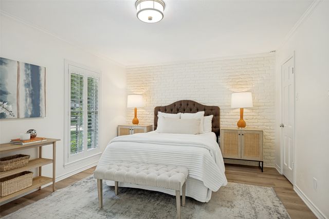 7142 Lakehurst Avenue, Dallas, TX 75230