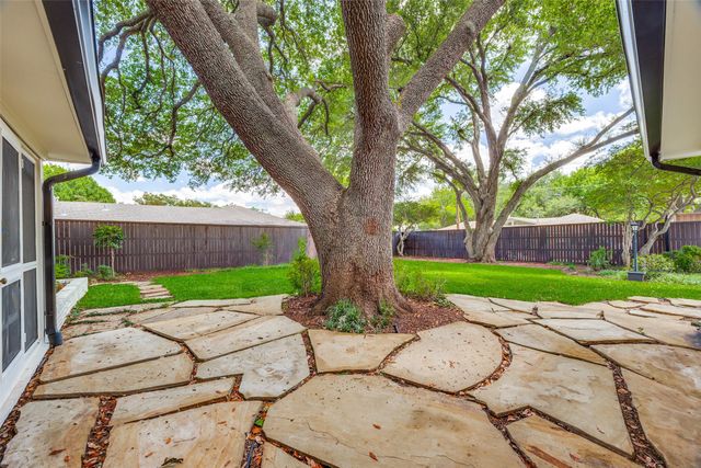 7142 Lakehurst Avenue, Dallas, TX 75230