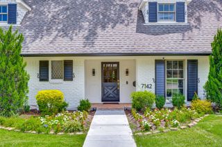 7142 Lakehurst Avenue, Dallas, TX 75230