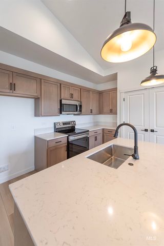 425 E Chevy Dr., Boise, ID 83716