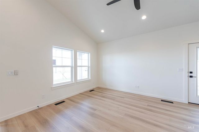 425 E Chevy Dr., Boise, ID 83716