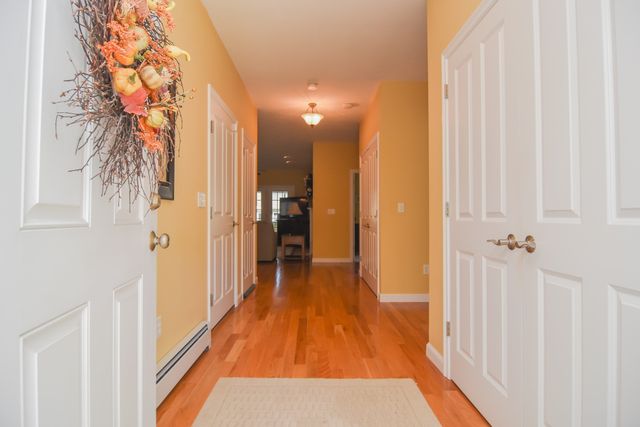 5 Village Ln 5, Methuen, MA 01844