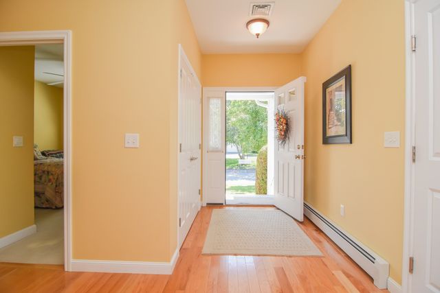5 Village Ln 5, Methuen, MA 01844