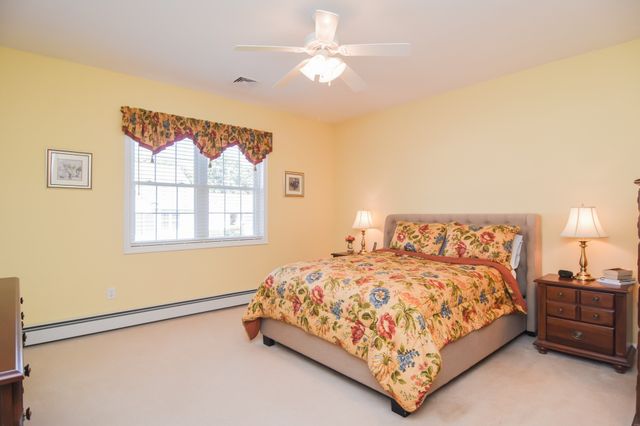5 Village Ln 5, Methuen, MA 01844