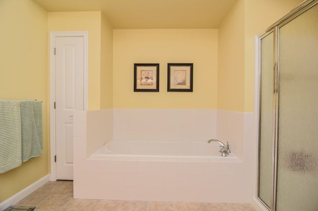 5 Village Ln 5, Methuen, MA 01844