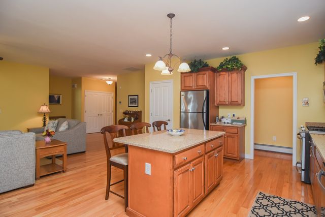5 Village Ln 5, Methuen, MA 01844