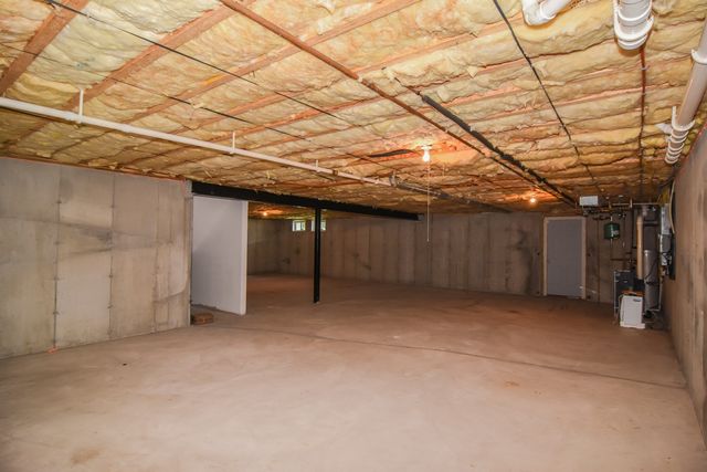 5 Village Ln 5, Methuen, MA 01844