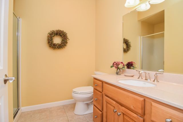 5 Village Ln 5, Methuen, MA 01844